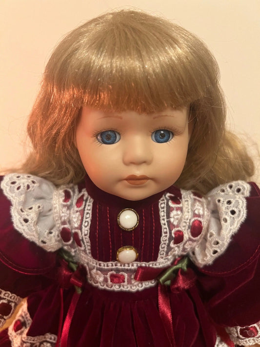 Haunted Vintage Porcelain Doll - Female Succubus spirit - Pristine condition, comes with a stand, 33 cm/13 inches tall - My Store